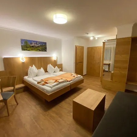אורחן Der Brueckenhof Ramsau 3*